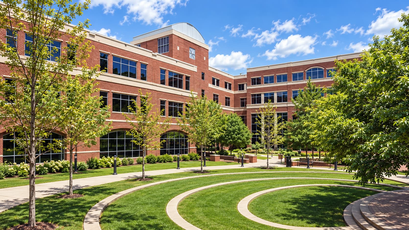 ELS Language Centers Nashville の授業会場となる Middle Tennessee State University(ミドルテネシー州立大学)のキャンパス施設