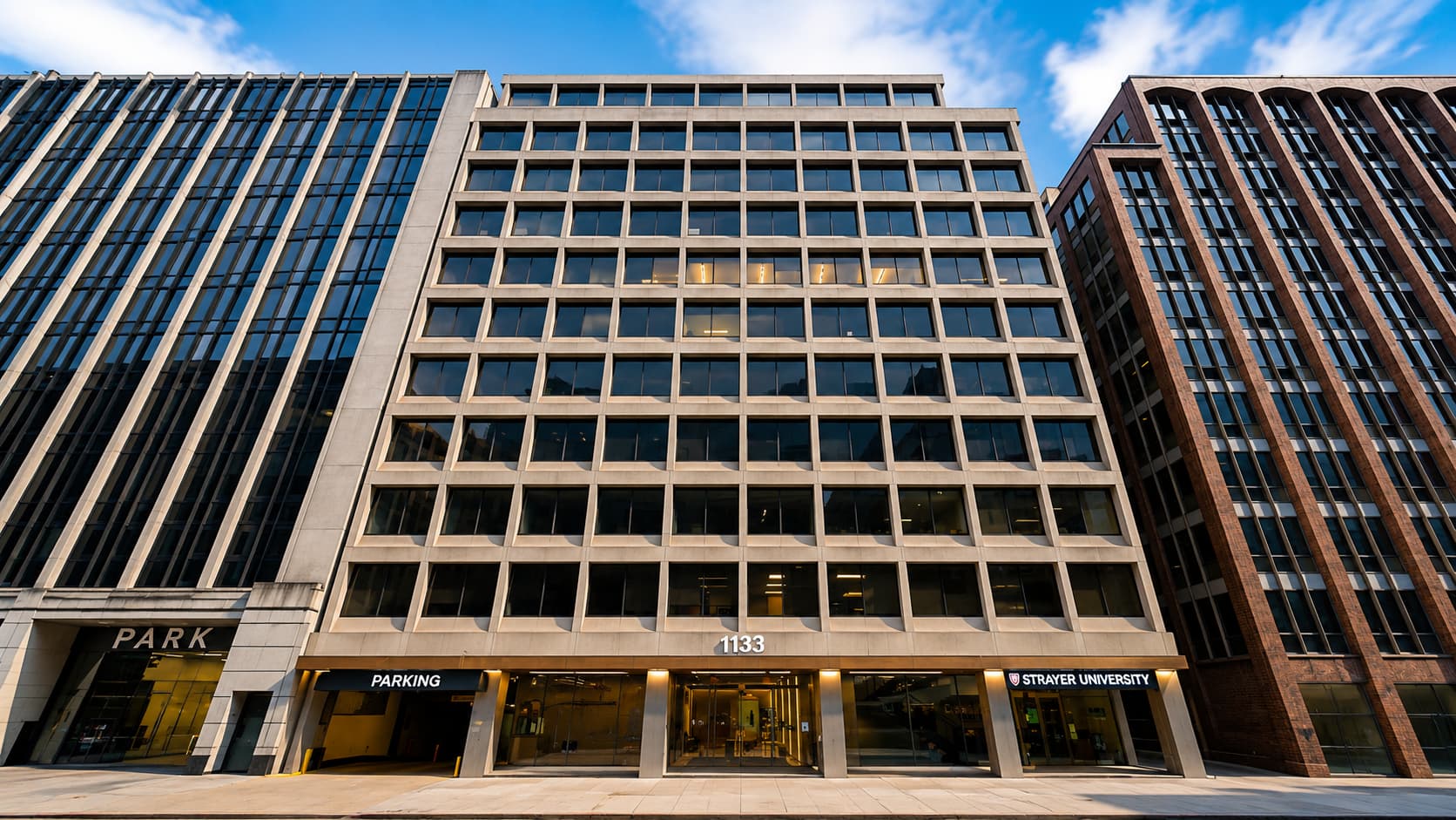 International Center for Language Studies があるワシントンD.C.中心部の街並みと校舎周辺のビル群