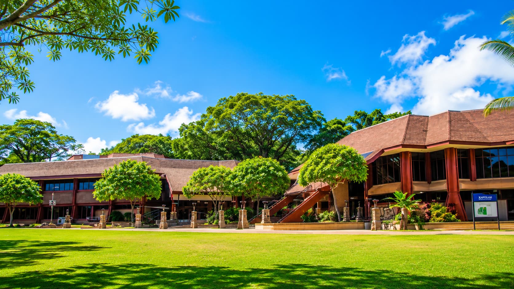 Kapiʻolani Community College（カピオラニコミュニティカレッジ）のキャンパス（ハワイ州ホノルル）