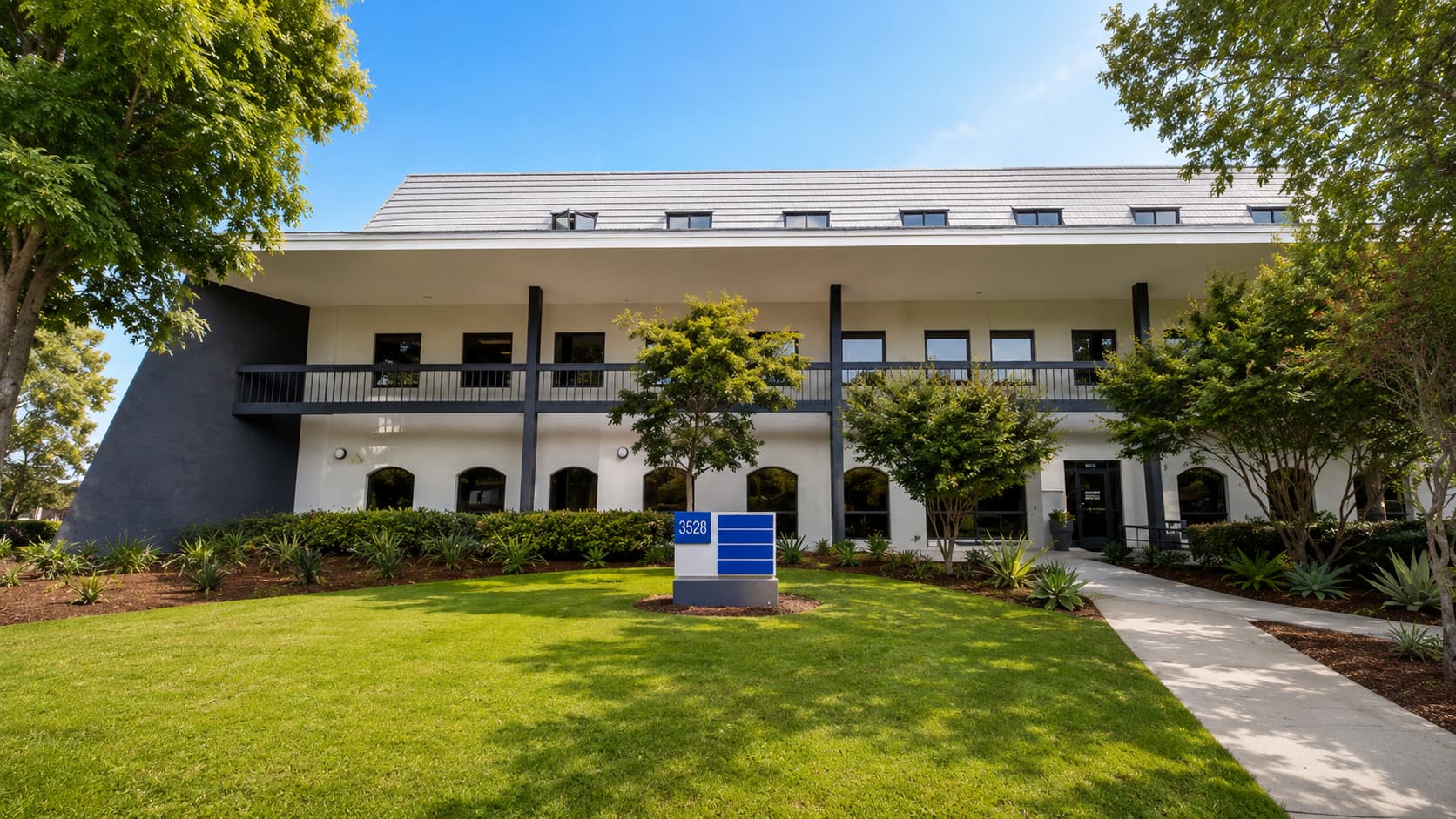Language Systems South Bay L.A.が入居するカリフォルニア州トーランスの校舎ビル