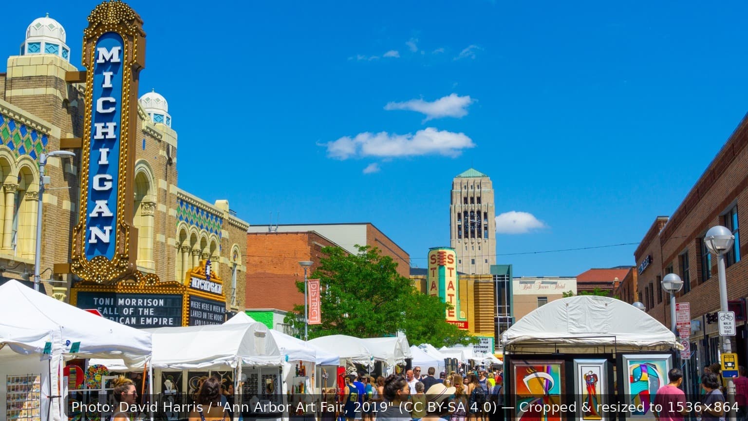ミシガン州アナーバーの街並みを背景に、Michigan Language Center（MLC）の学びをイメージできるヒーロー画像