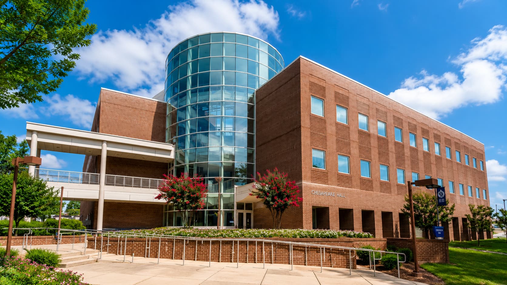 メリーランド州ラーゴにある Prince George's Community College のキャンパス外観