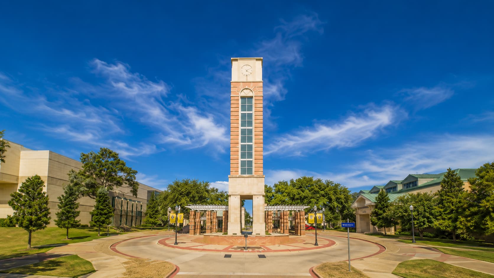 The Language Company Dallas/Fort Worth がある Texas Wesleyan University のキャンパス建物外観