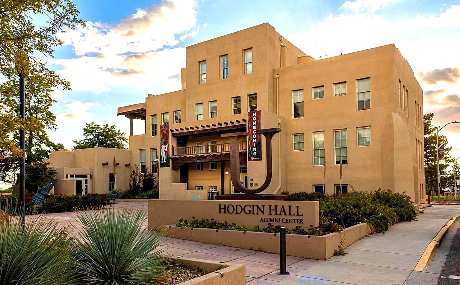 ニューメキシコ大学の象徴ホール